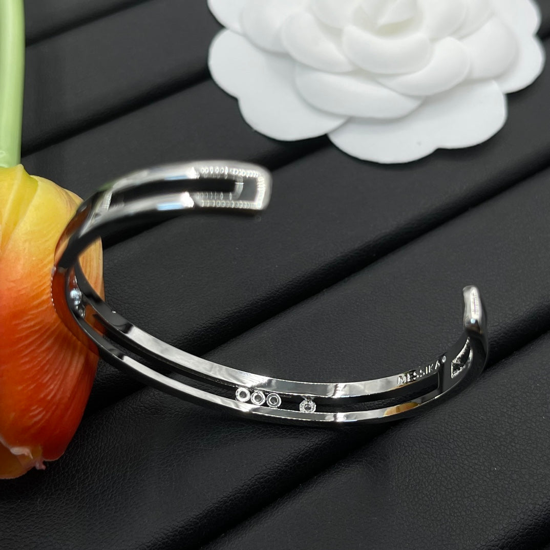 14A762KDE Stylish Bracelets