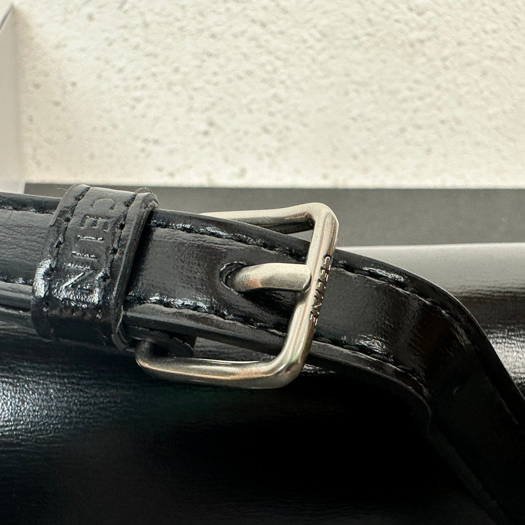 1XE271BDE Stylish leather bag 