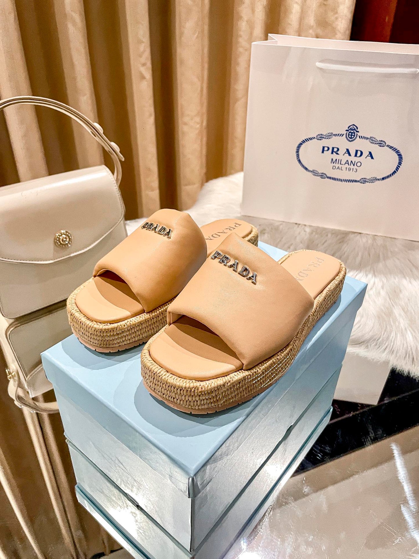 14PD176ZDE Stylish Slippers