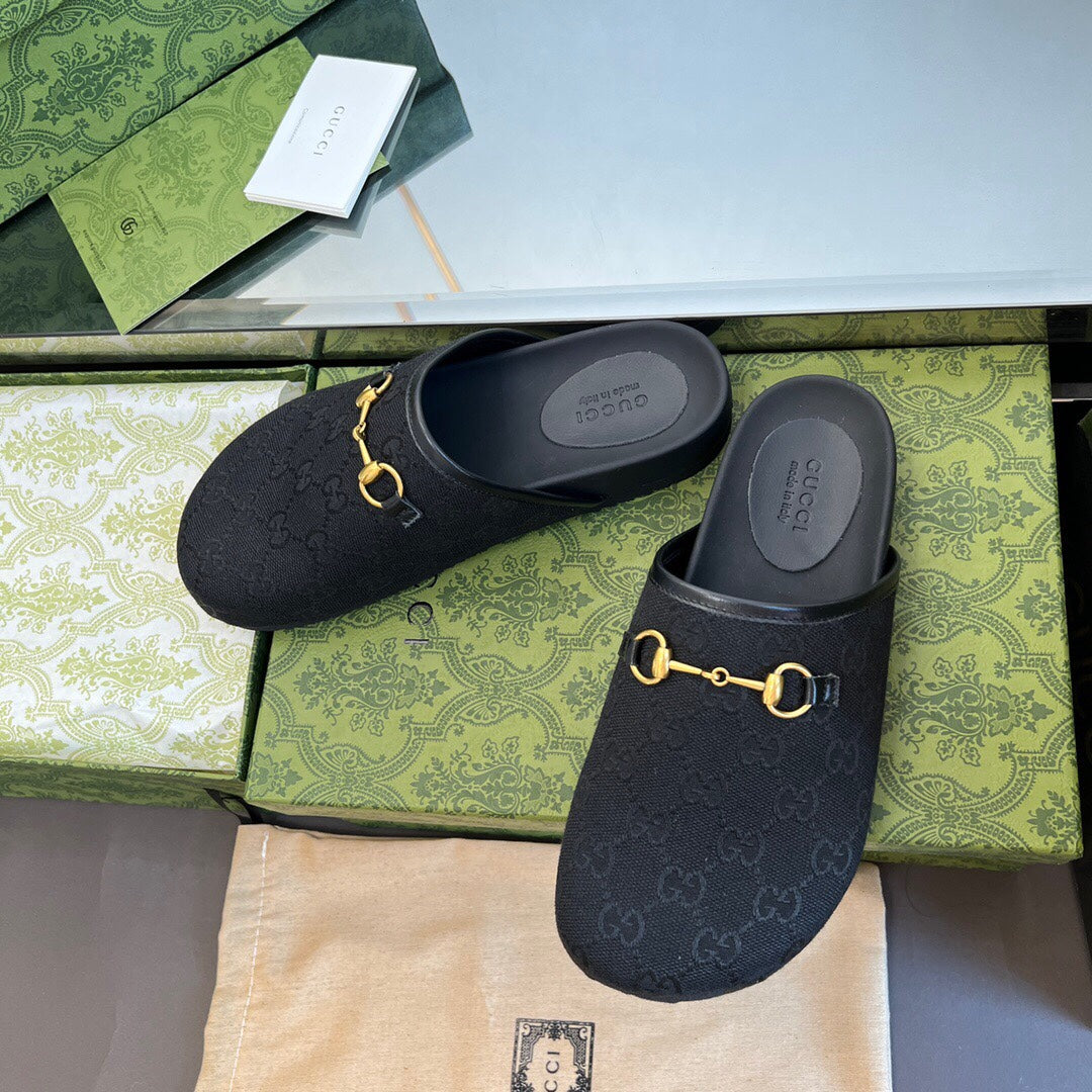 2YB26ZDE Stylish Slippers