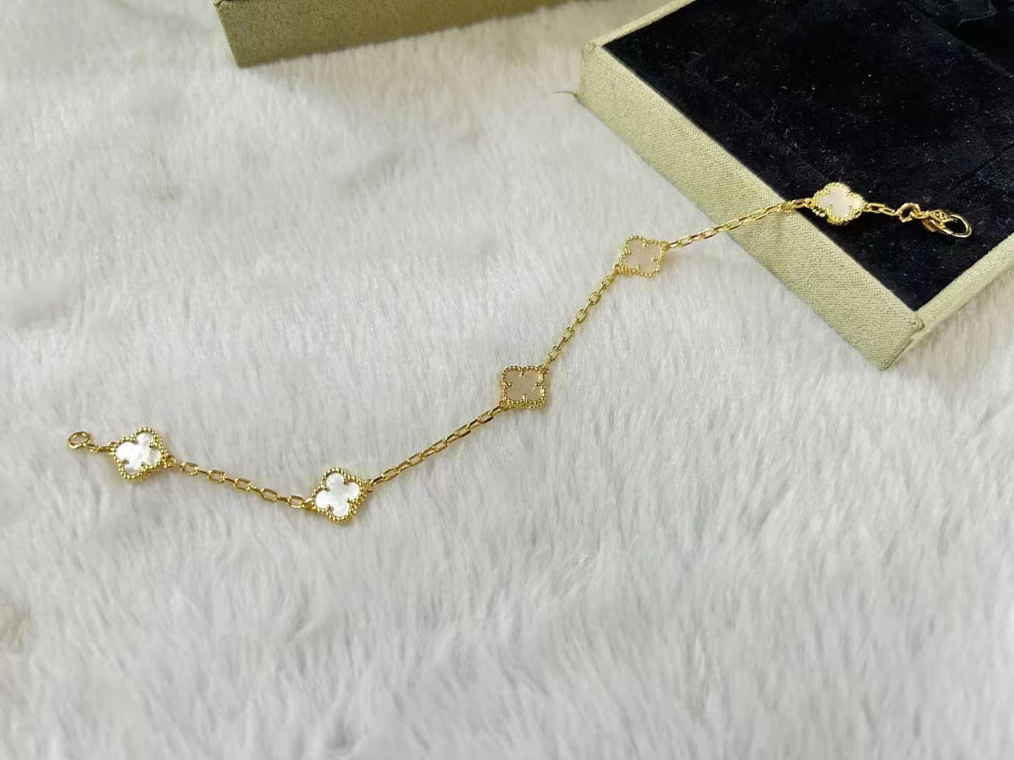 5XVA183KDE Stylishbracelets 6 flowers mini size 0.9cm flower