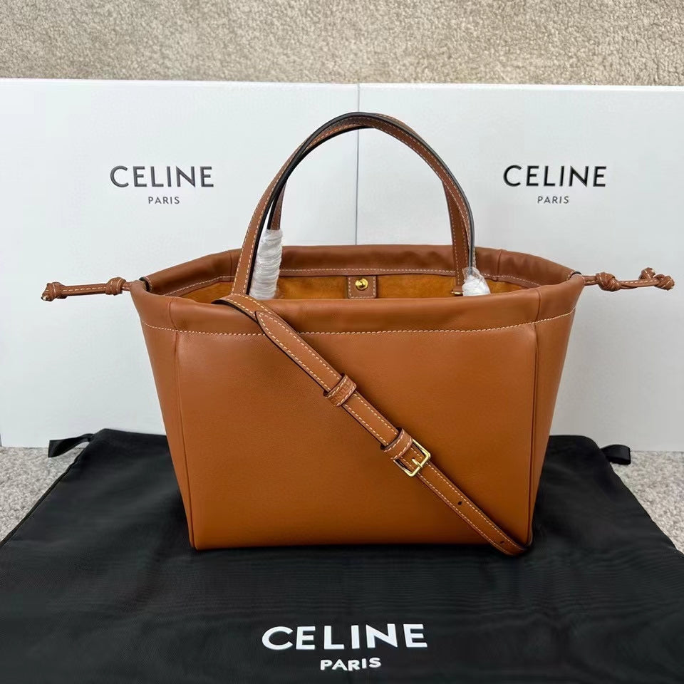1XCL281BDE Stylish leather bag 