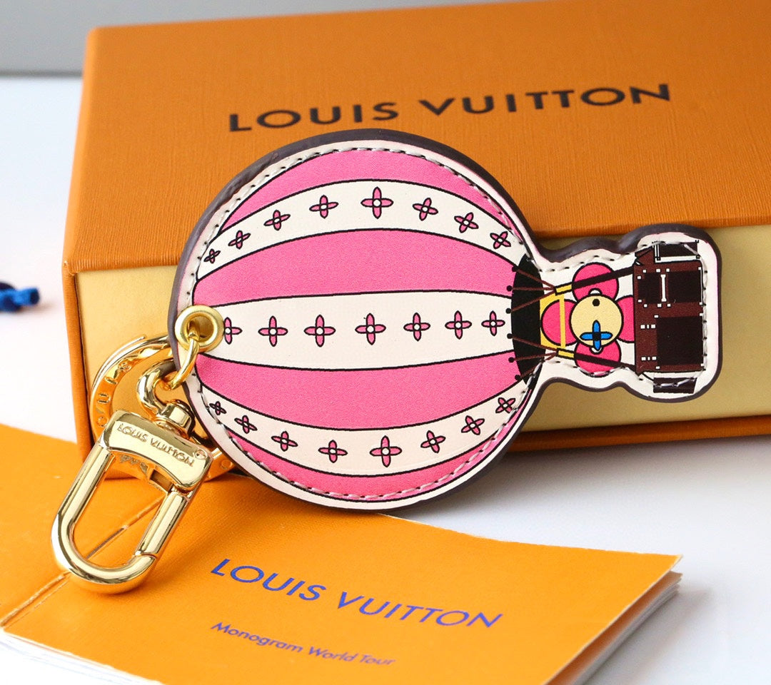 3RE21ADE Stylish key closure
