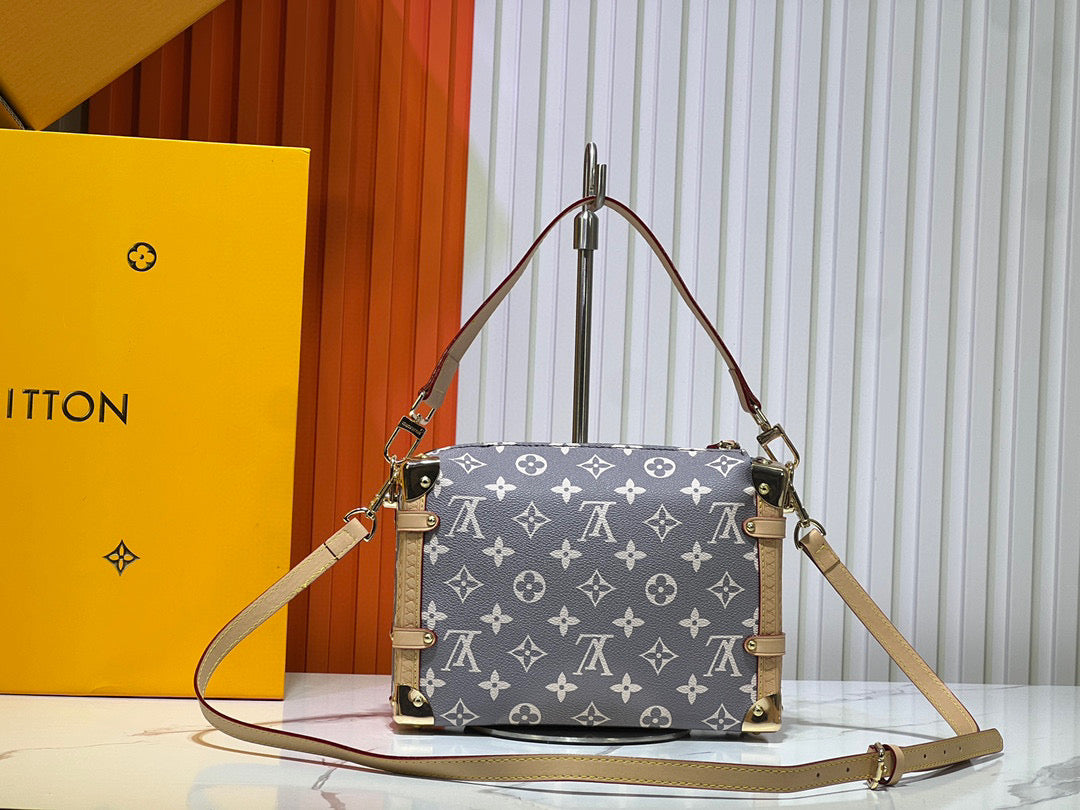 155NE19BDE Stylish leather bag