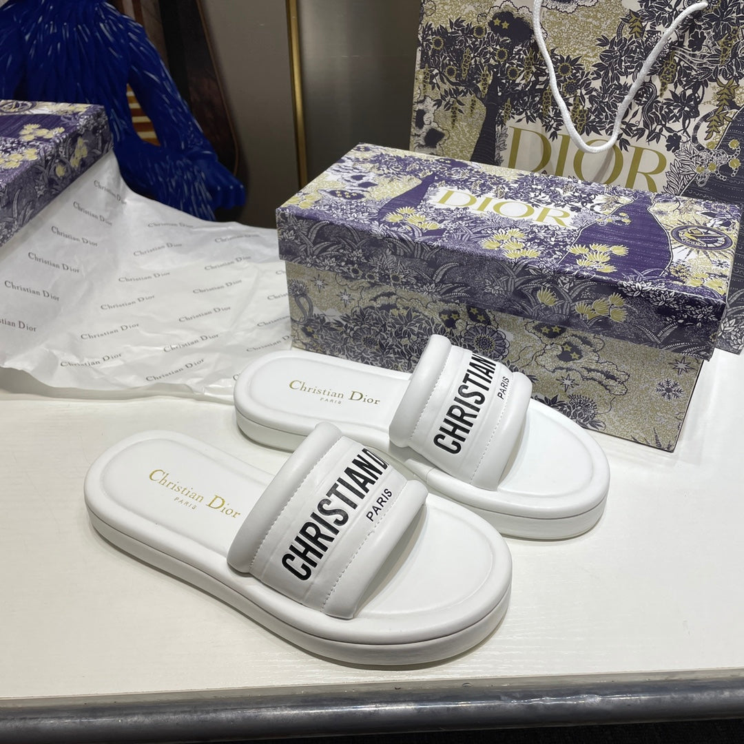 14D76ZDE Stylish slippers