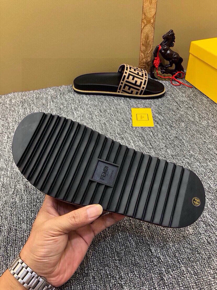 535ZF285ZDE Stylish Slippers