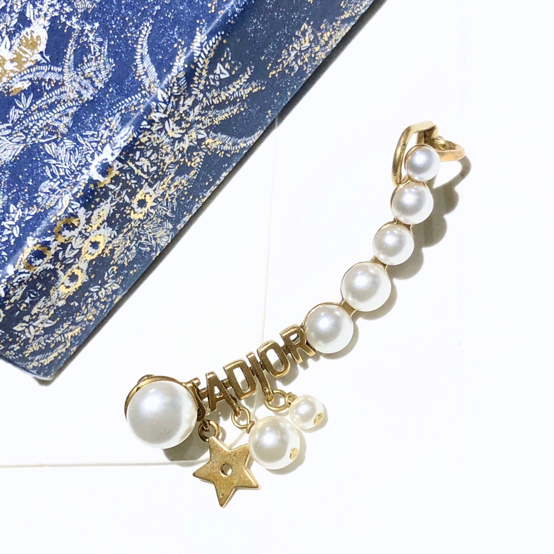 1YD427EDE Stylish Earrings