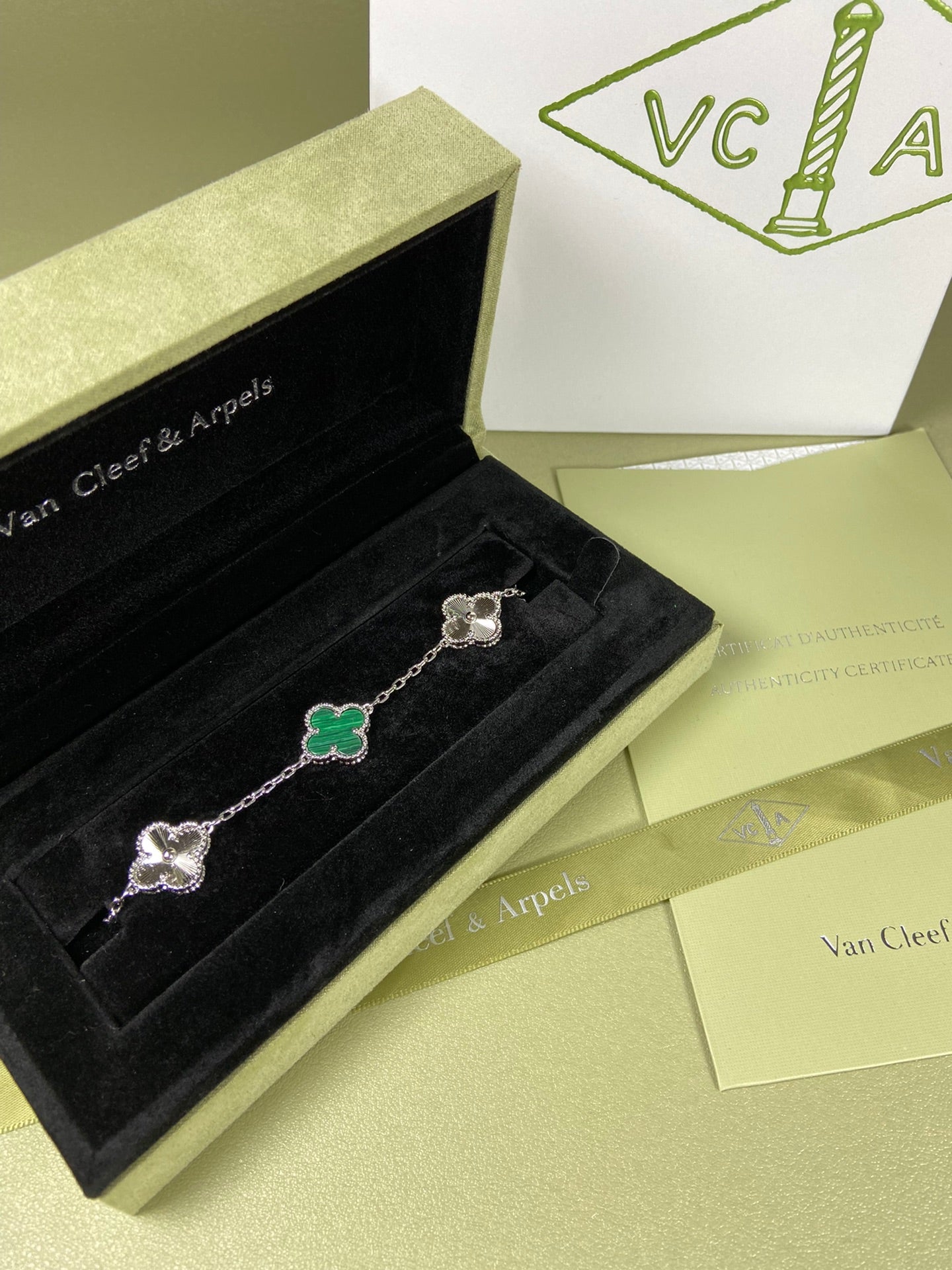 5XVA181KDE Stylish bracelets  5 flowers normal size1.5cm flower