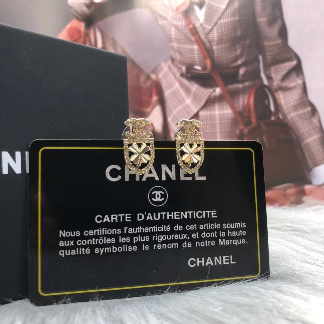 14C74EDE Stylish Earrings