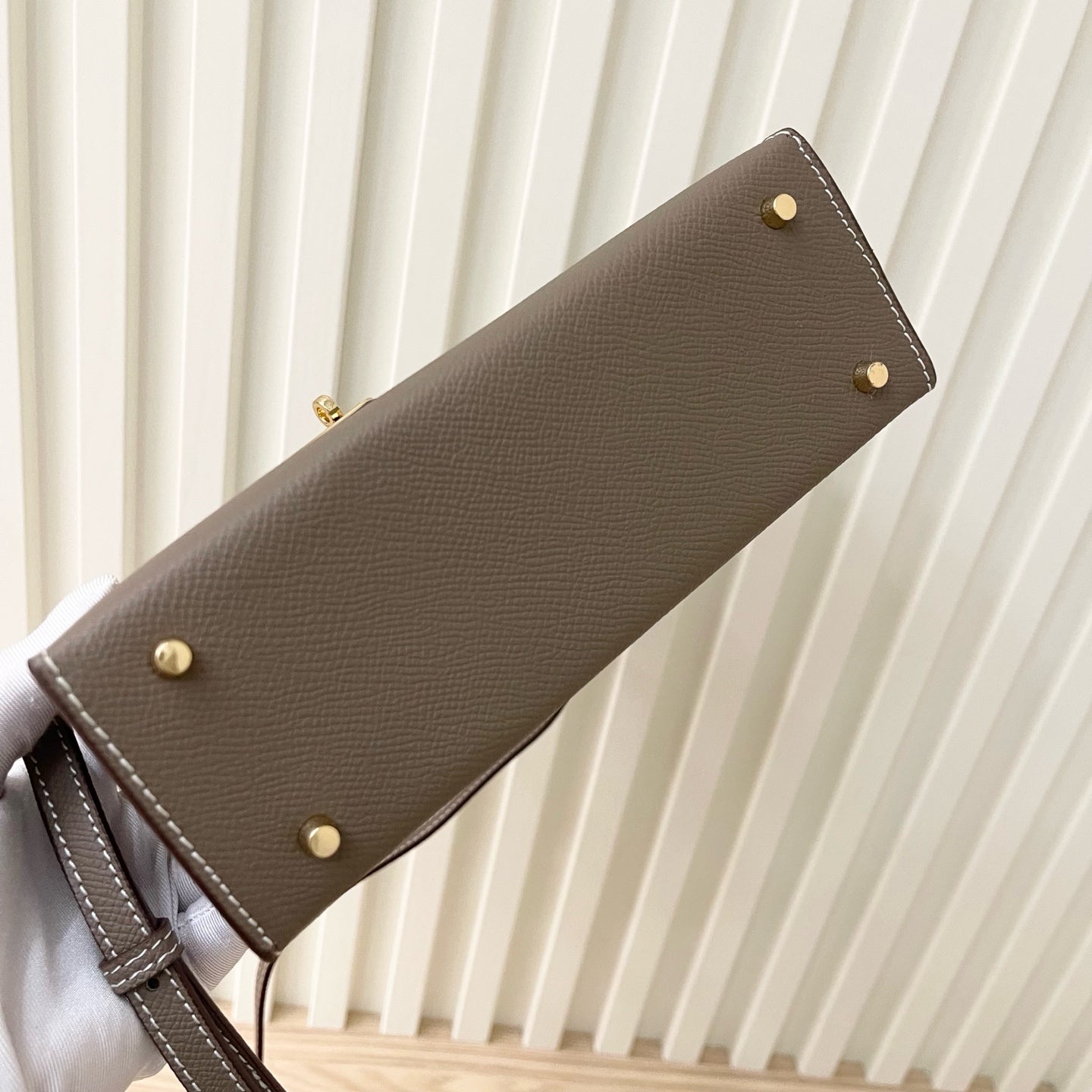 2WH26BDE Stylish leather bag