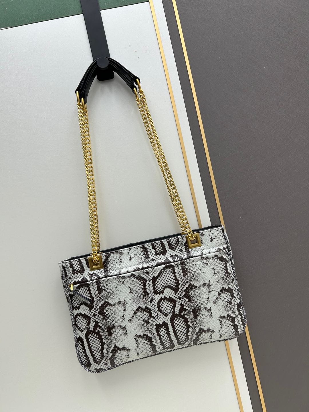 2WVL47BDE Stylish leather bag