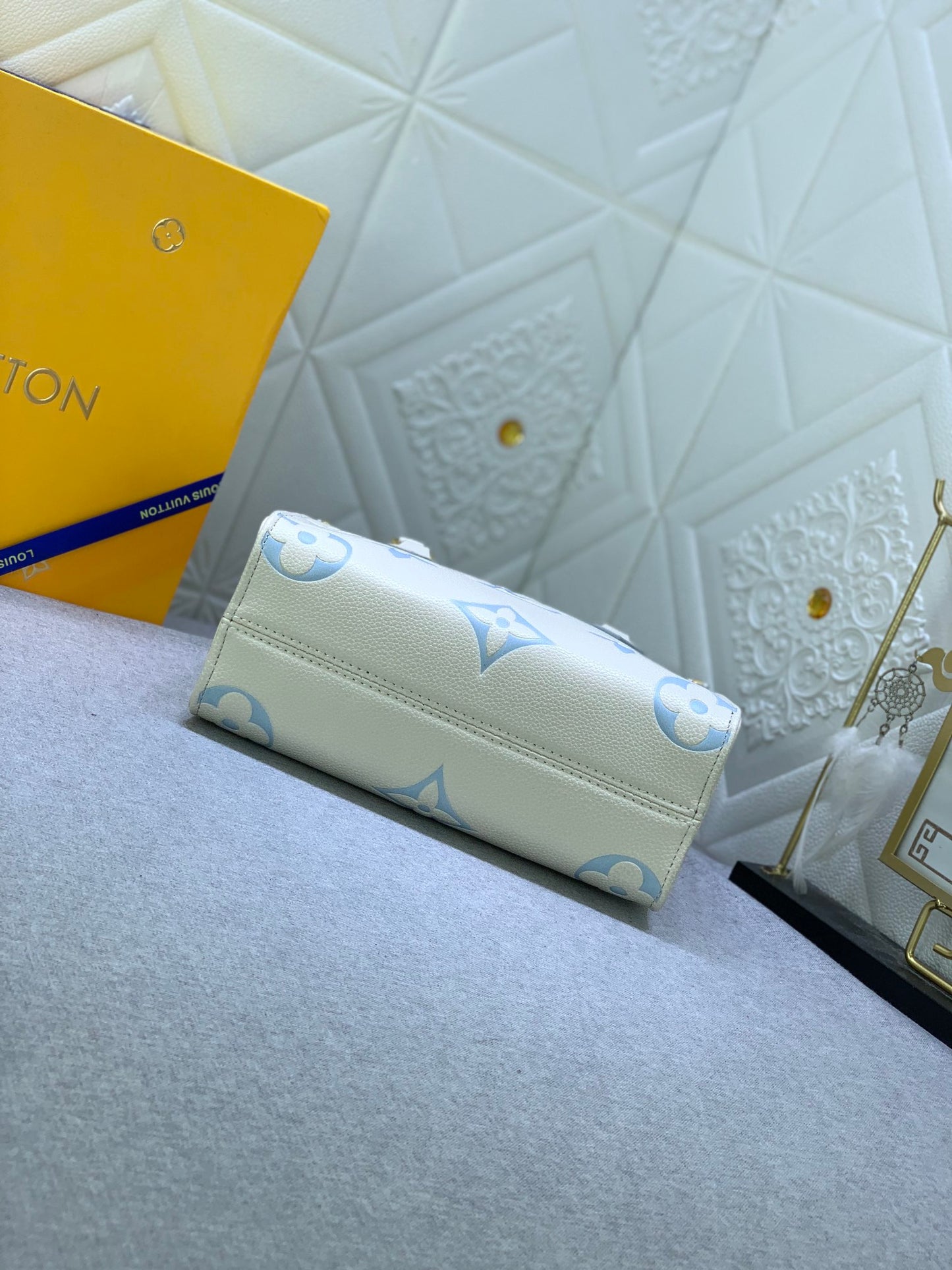 1XE279BDE Stylish leather bag 