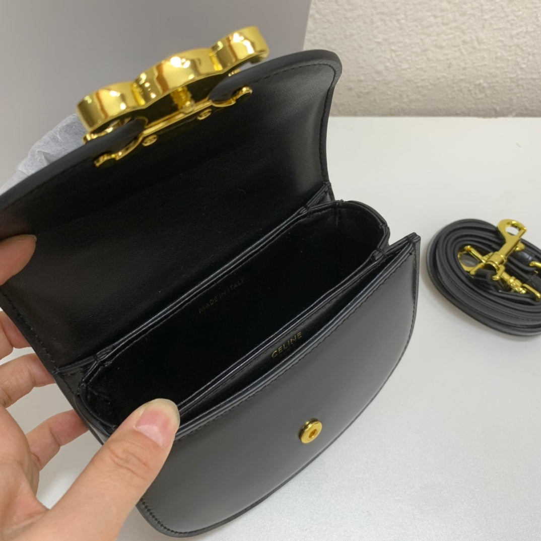 1XCL40BDE Stylish leather bag 