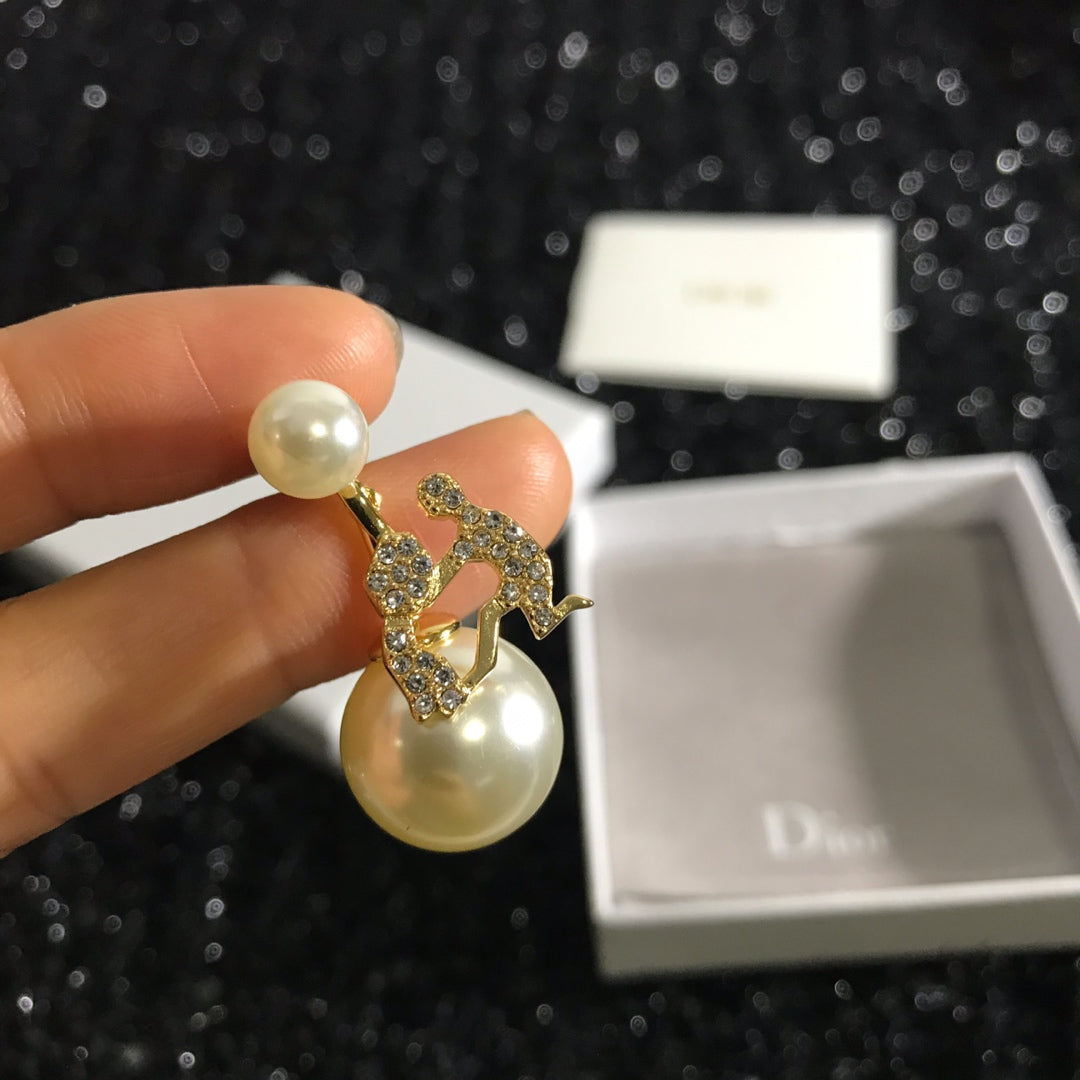 1YD375EDE Stylish Earrings