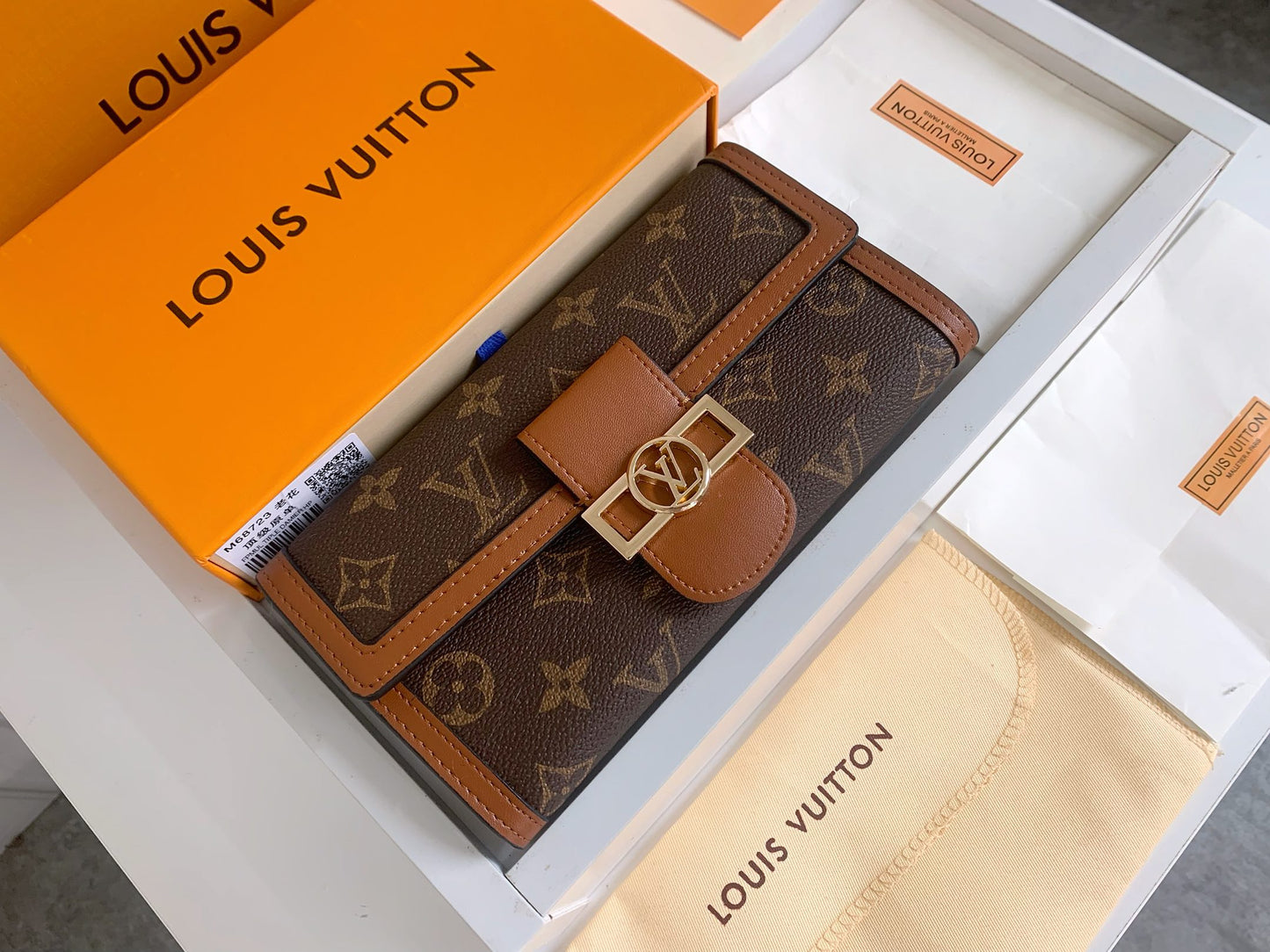 155NE33BDE Stylish leather wallets