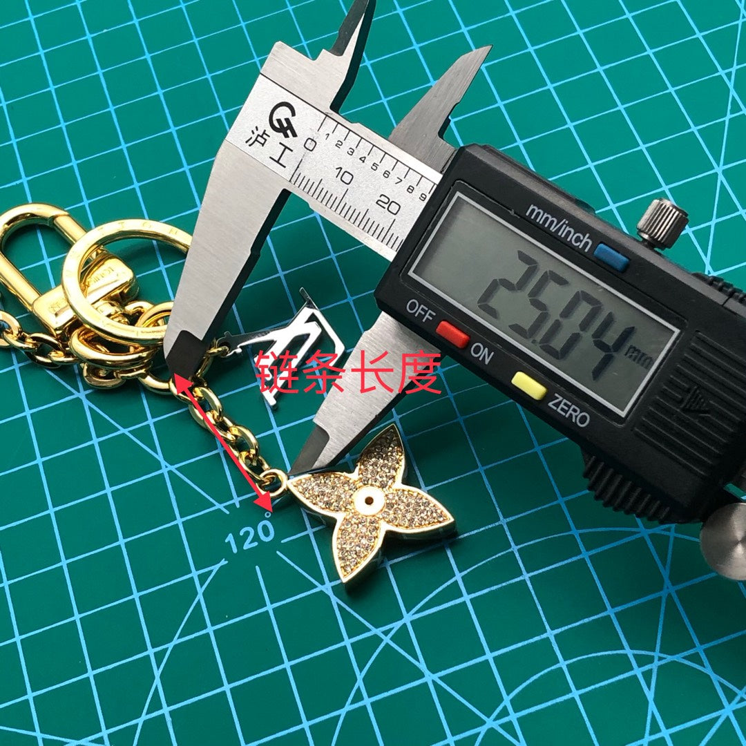 1E10ADE Stylish  Keychains