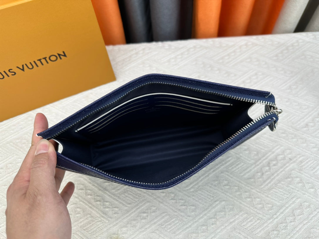 1XE394BDE Stylish leather bag