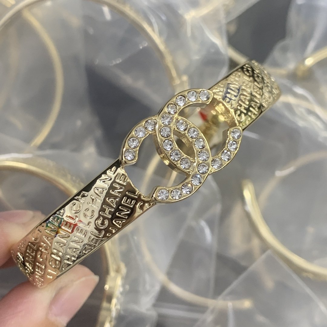 8XC61KDE Stylish Bracelets