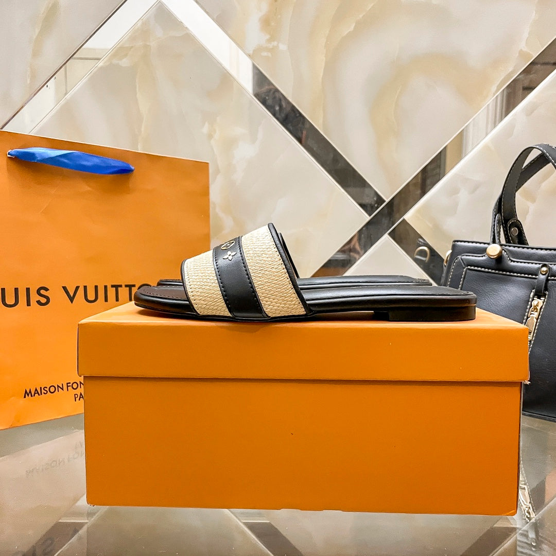 14E96ZDE Stylish Slippers