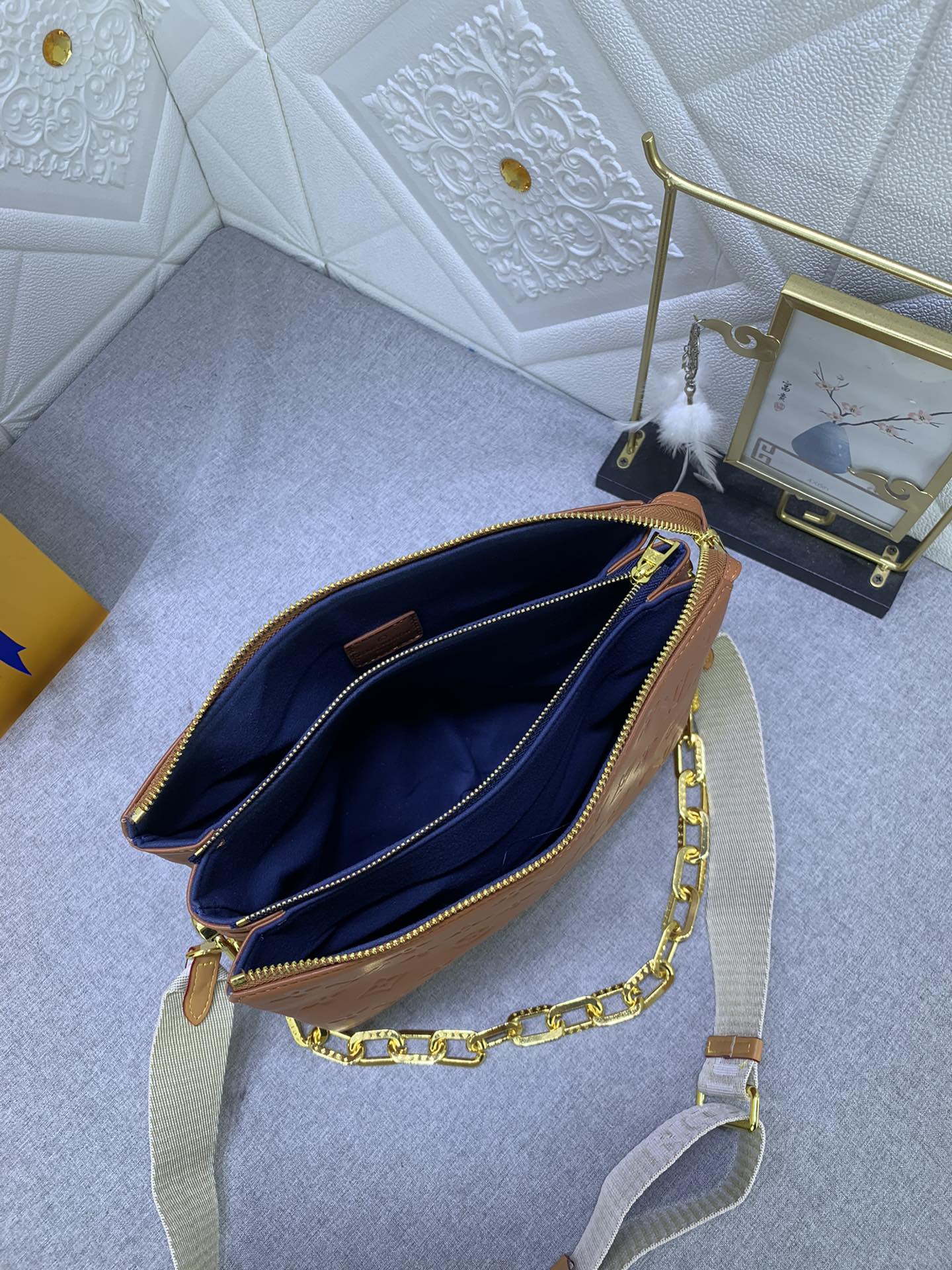 2XE40BDE Stylish leather bag 