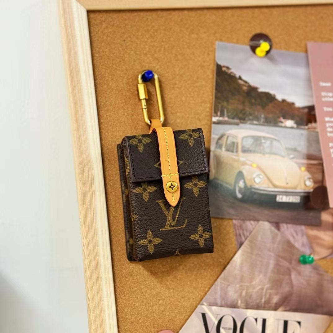 14E24ADE Stylish key closure