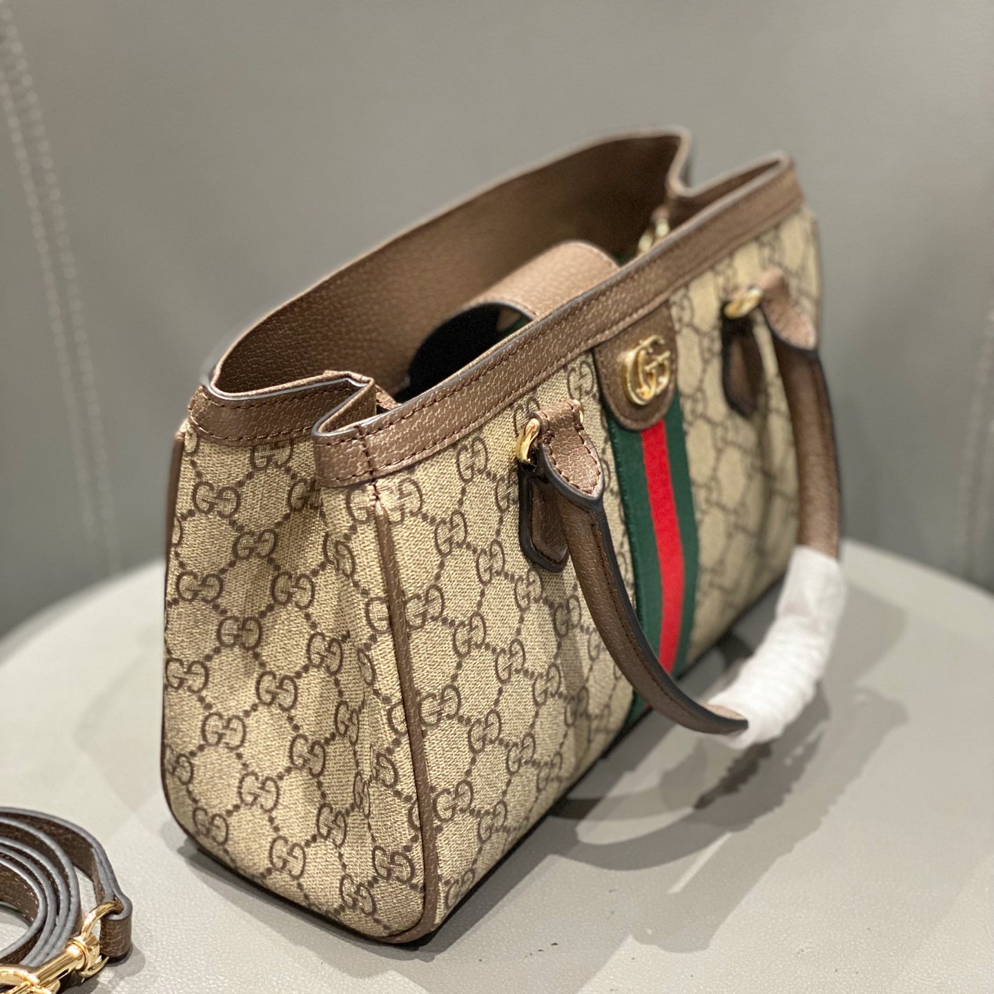 15RB108BDE Stylish leather bag