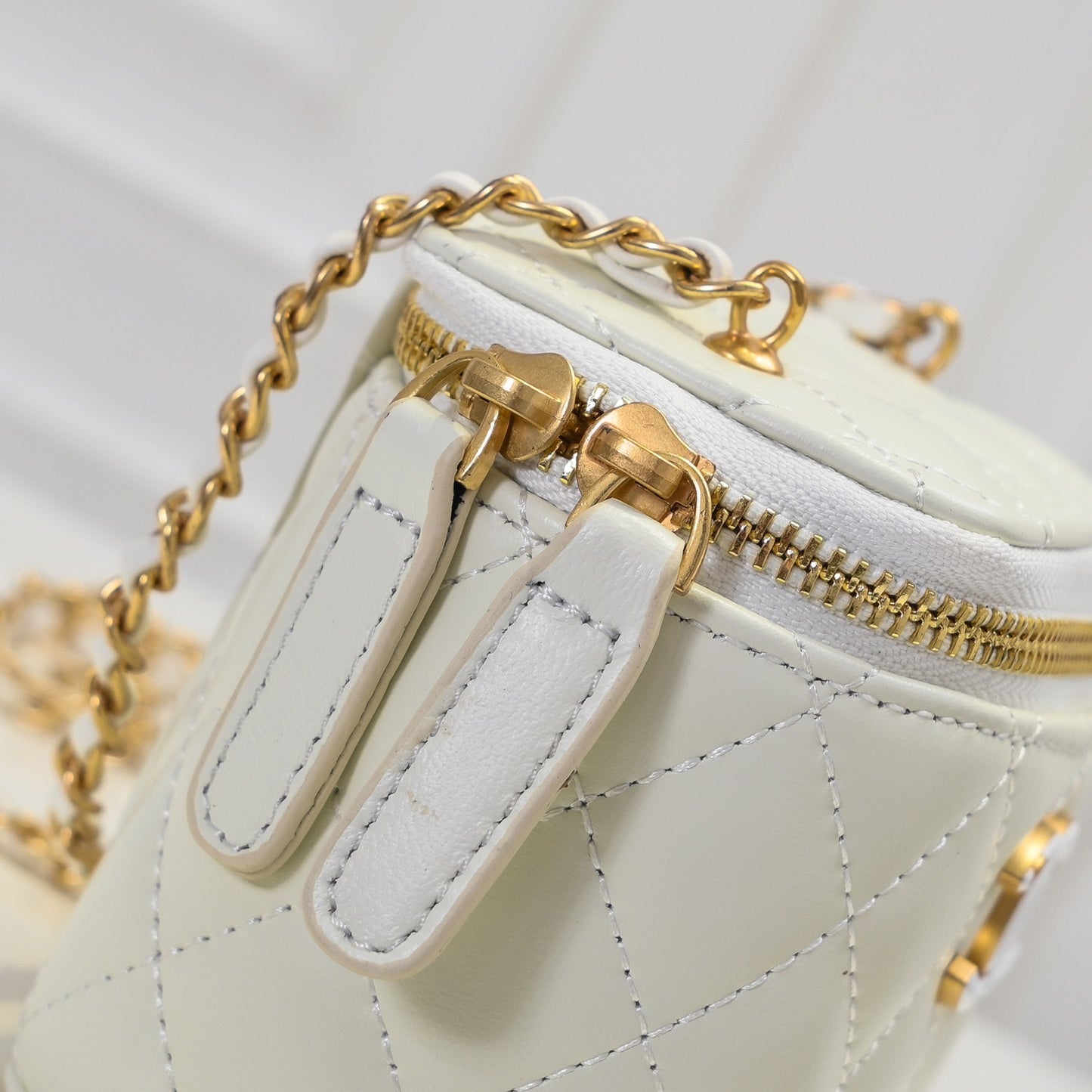 155XC32BDE Stylish leather bag