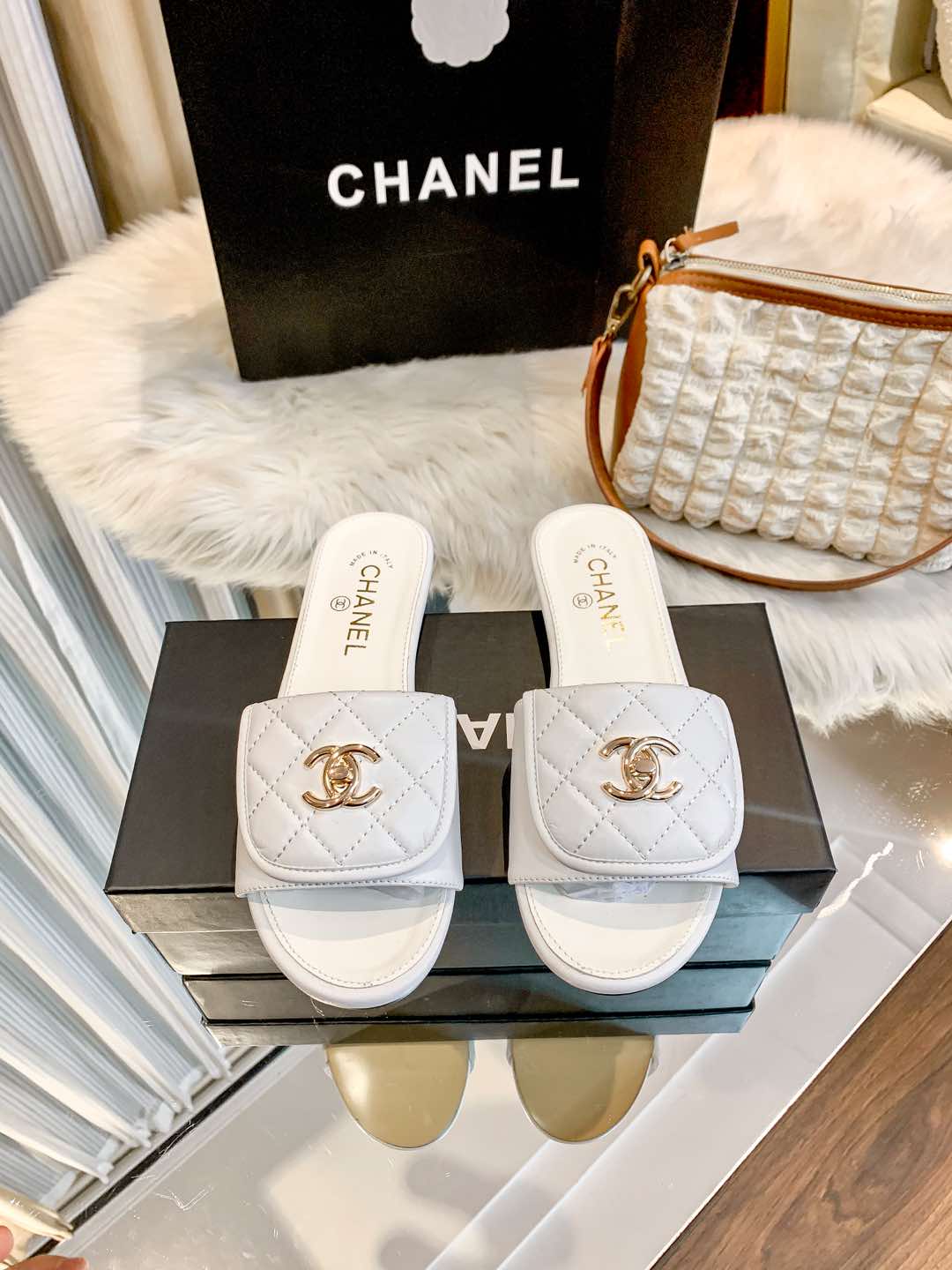 1ZC229ZDE Stylish Slippers