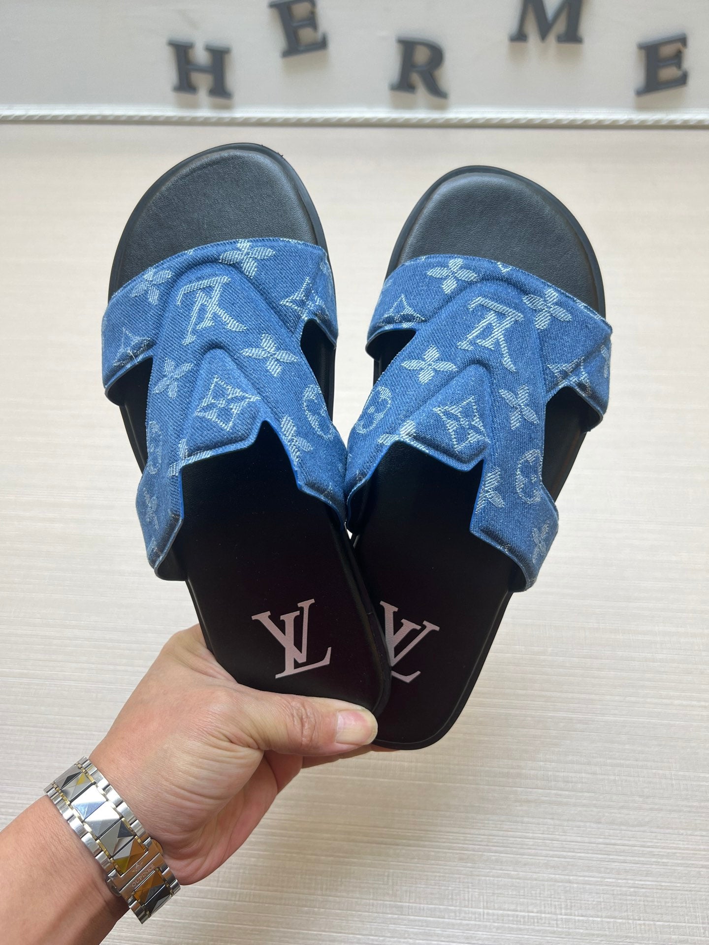 54E29ZDE Stylish slippers