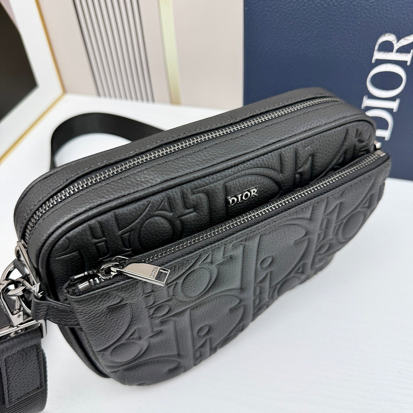 15RD66BDE Stylish bag