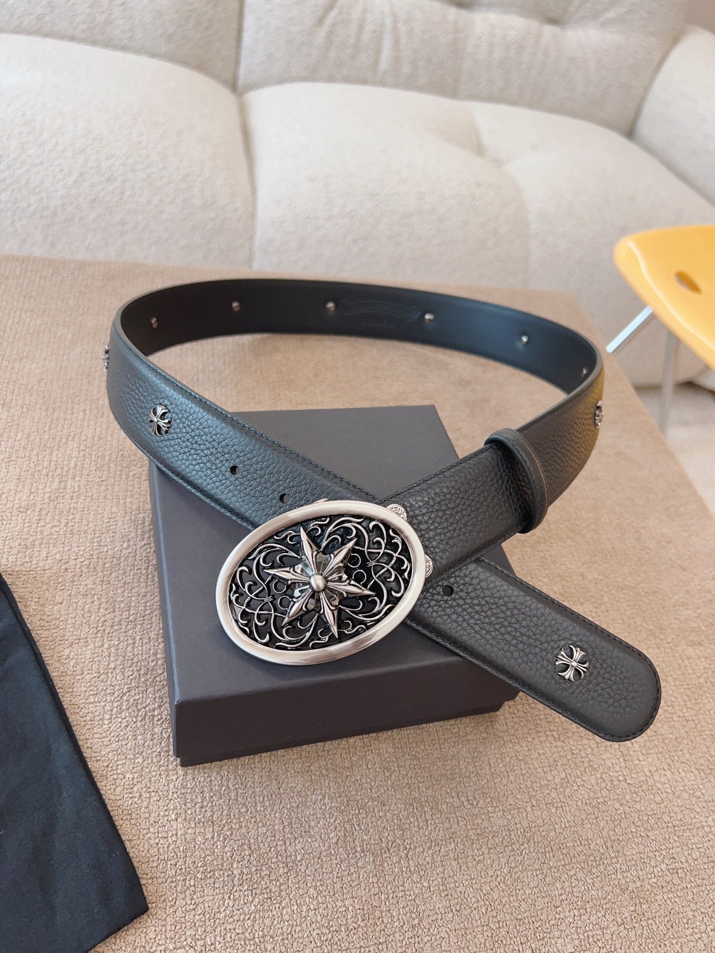 255RA15PDE Stylish  High quality belt With full package