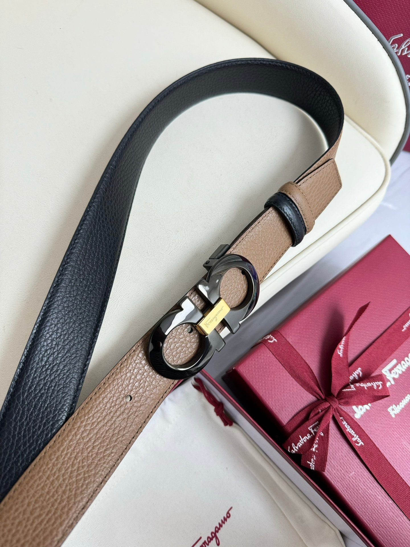 1WA169PDE Stylish  High quality belt With full package