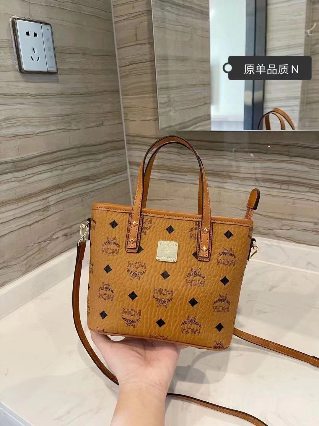 2XM333BDE Stylish leather bag 