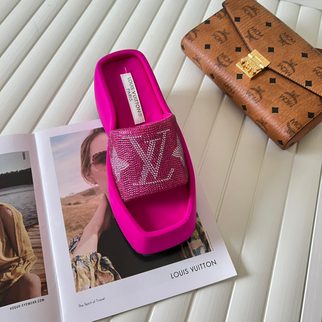 14E90ZDE Stylish Slippers