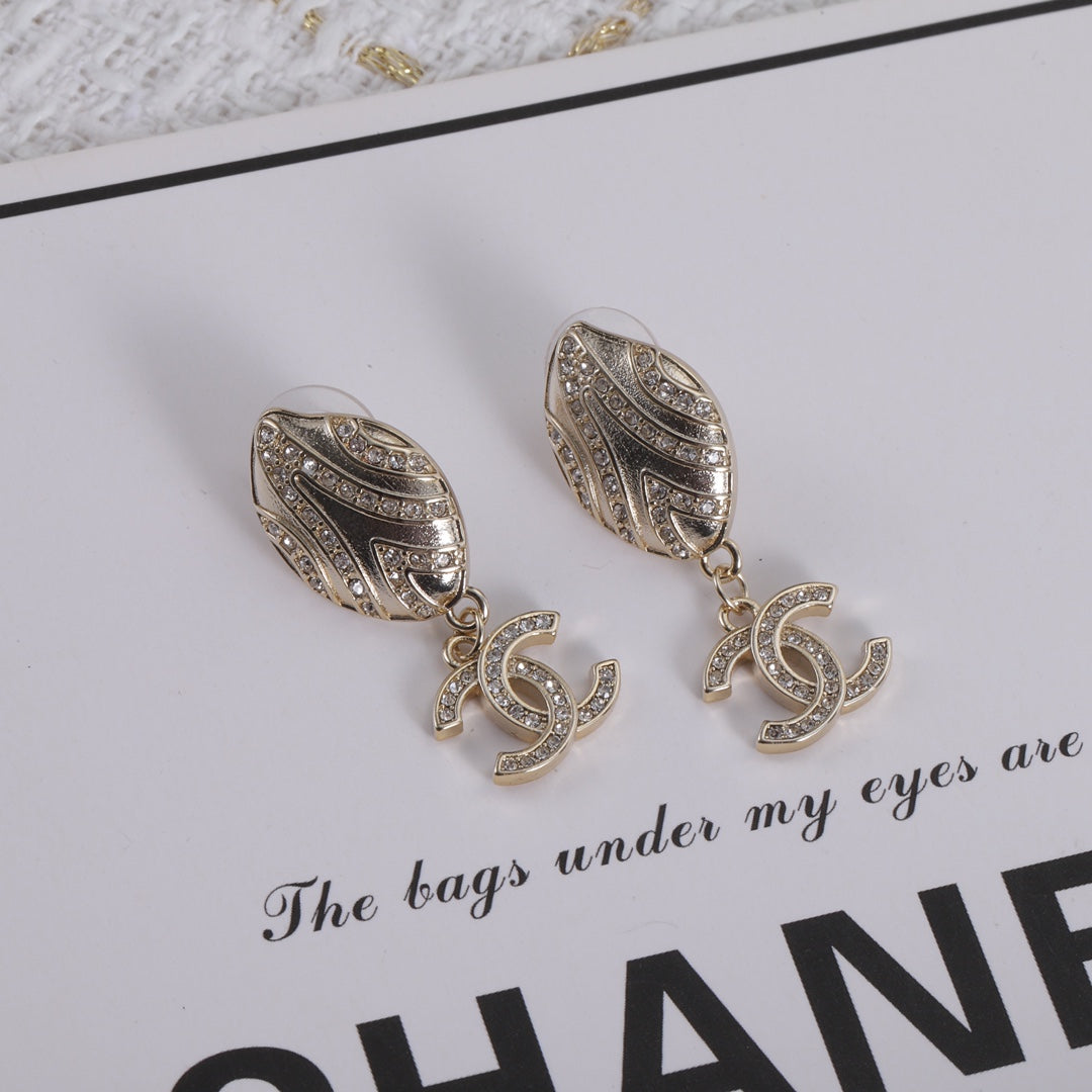 14C280EDE Stylish Earrings
