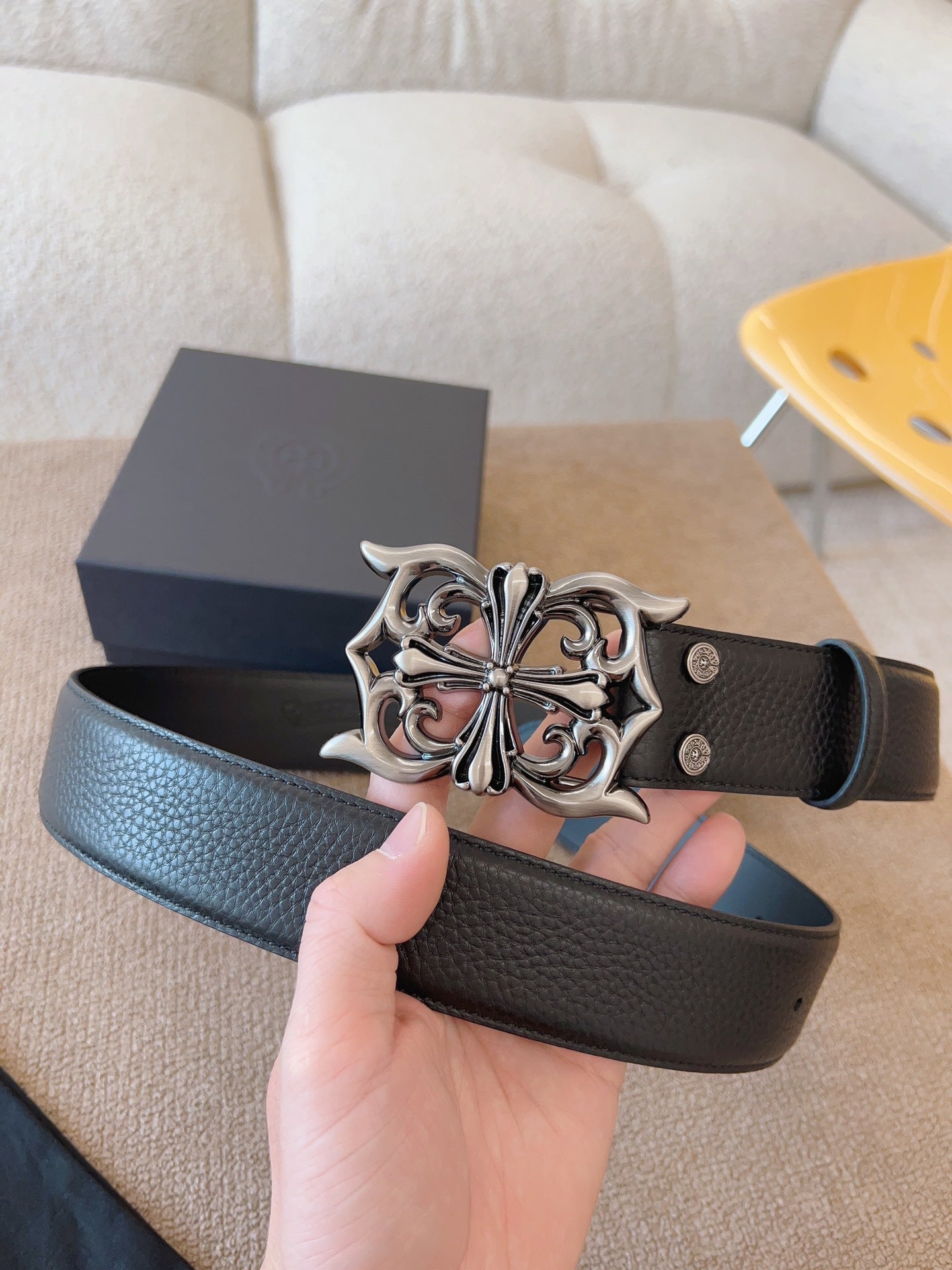 255RA15PDE Stylish  High quality belt With full package