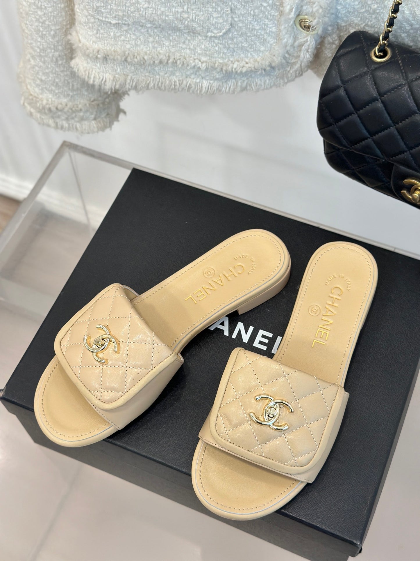 1ZC245ZDE Stylish Slippers