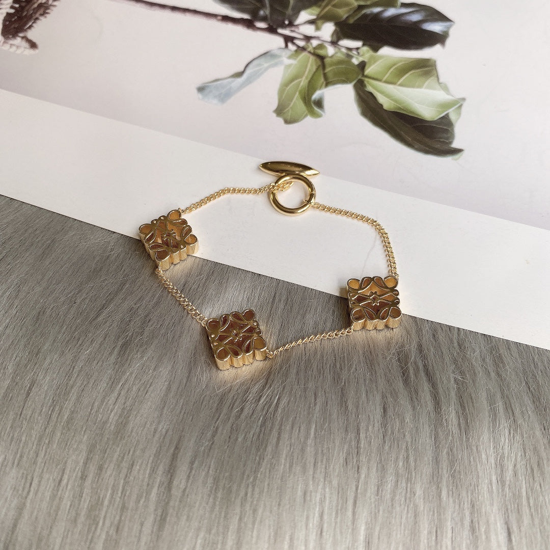 14A602XDE Stylish  Bracelets  Necklaces