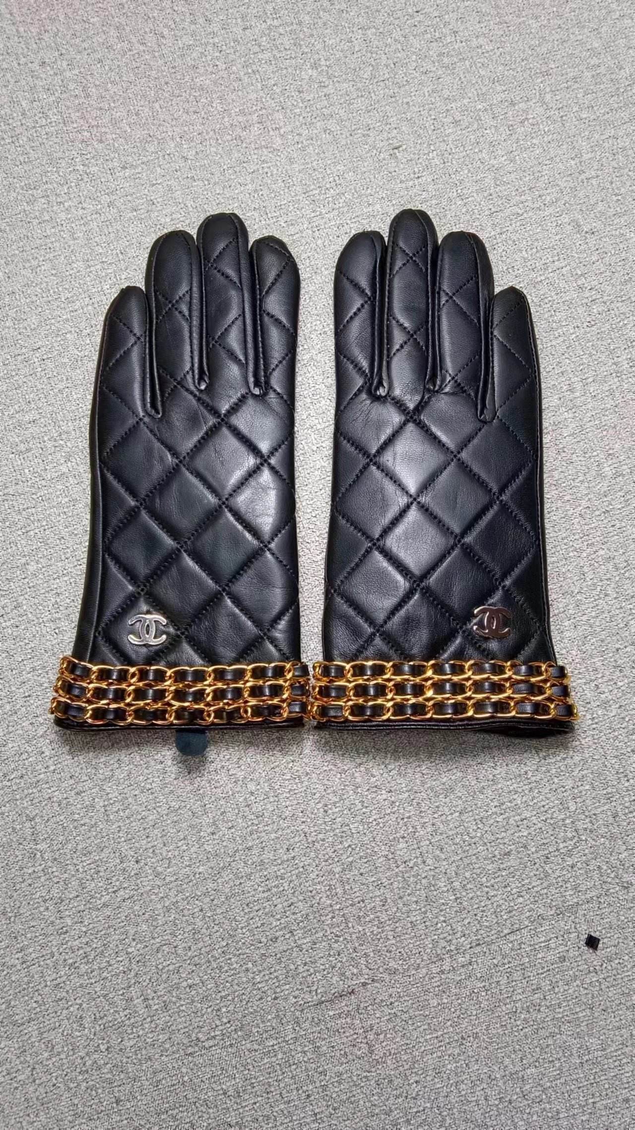 24C78SDE Stylish gloves