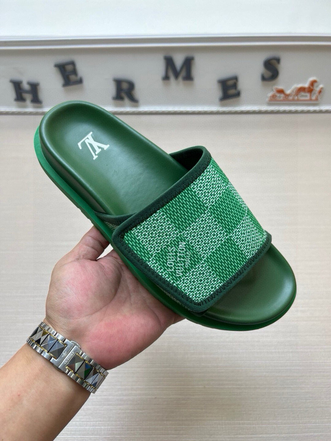 5QE3ZDE Stylish Slippers