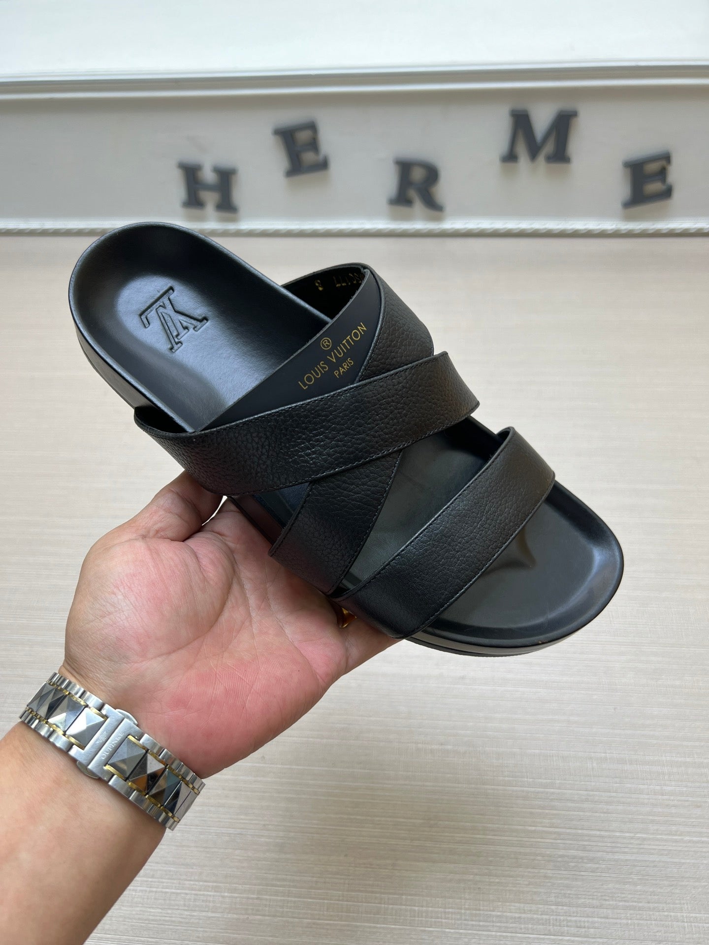 54E89ZDE Stylish slippers
