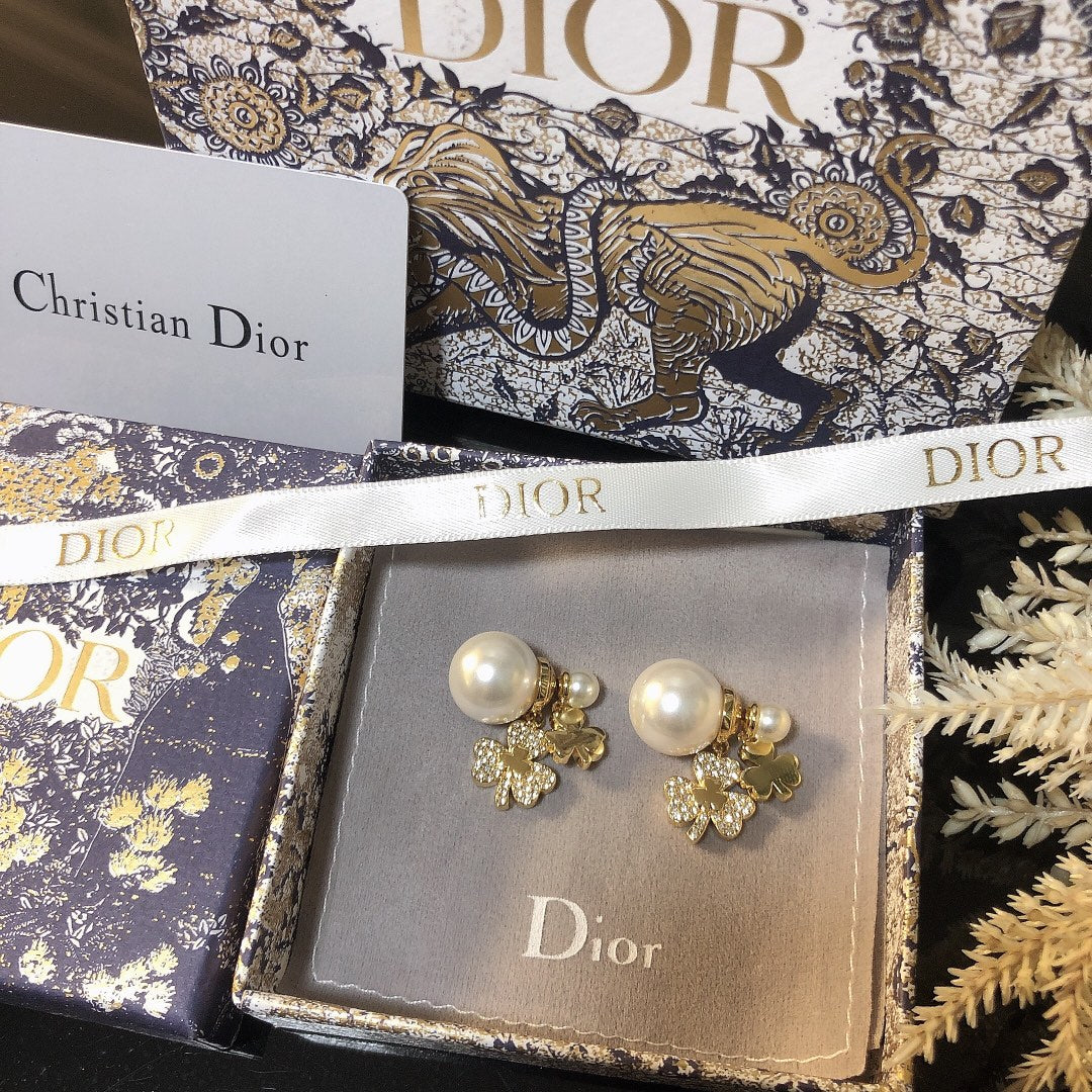 1YD295EDE Stylish Earrings