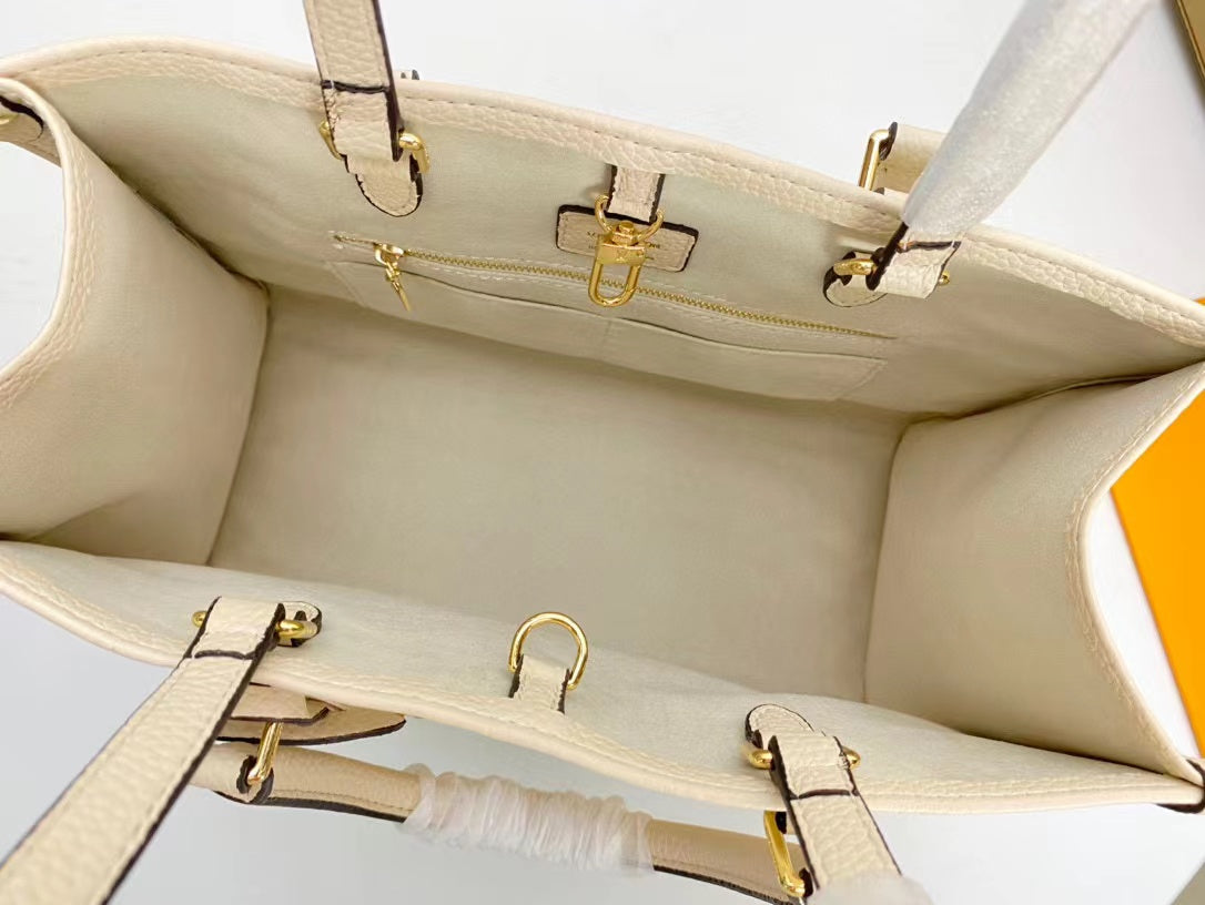 1XE327BDE Stylish leather bag 