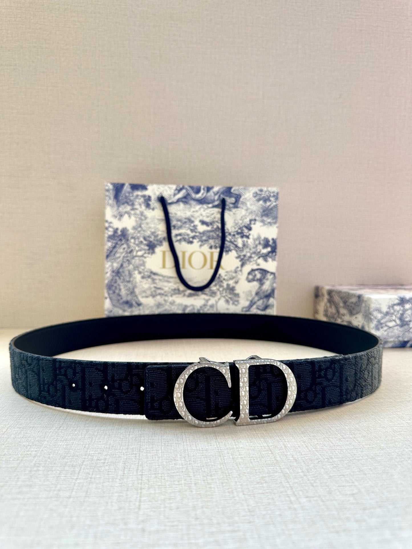 155RD206PDE Stylish  High quality belt With full package