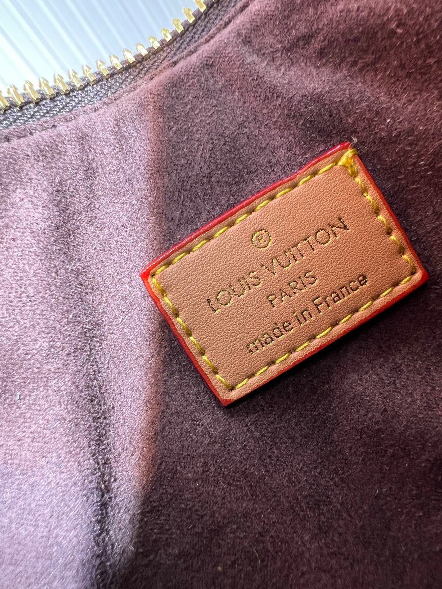 155NE35BDE Stylish leather bag