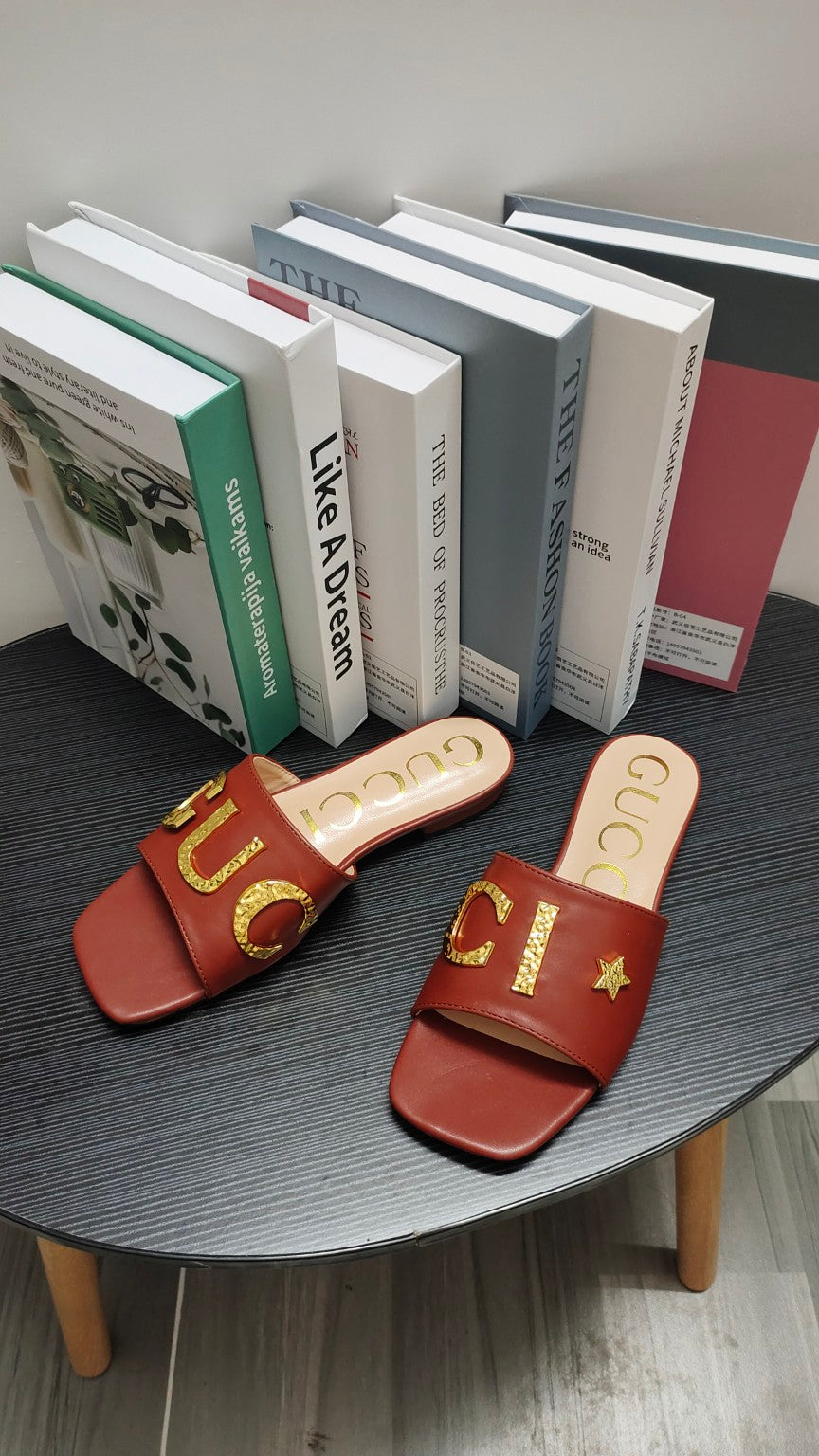 14B102ZDE Stylish slippers