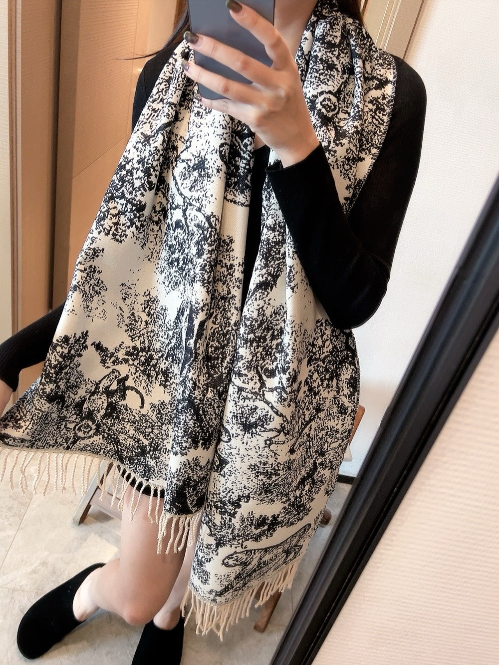 185ZD13WDE Stylish Winter Scarves