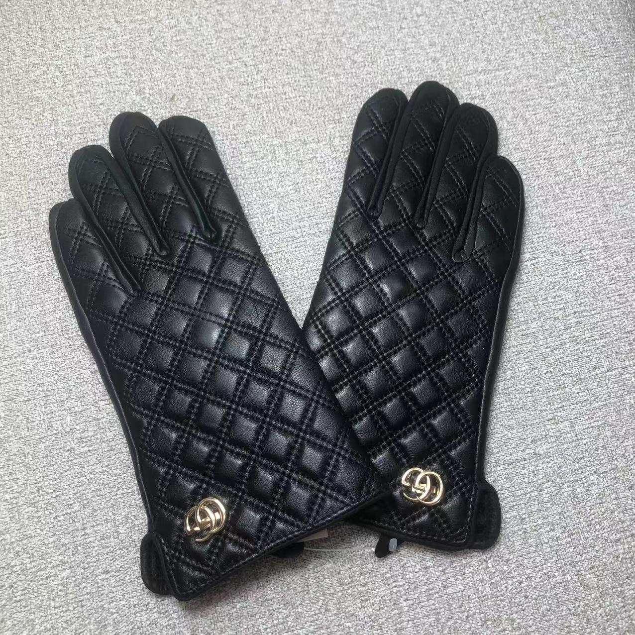 24B81SDE Stylish gloves