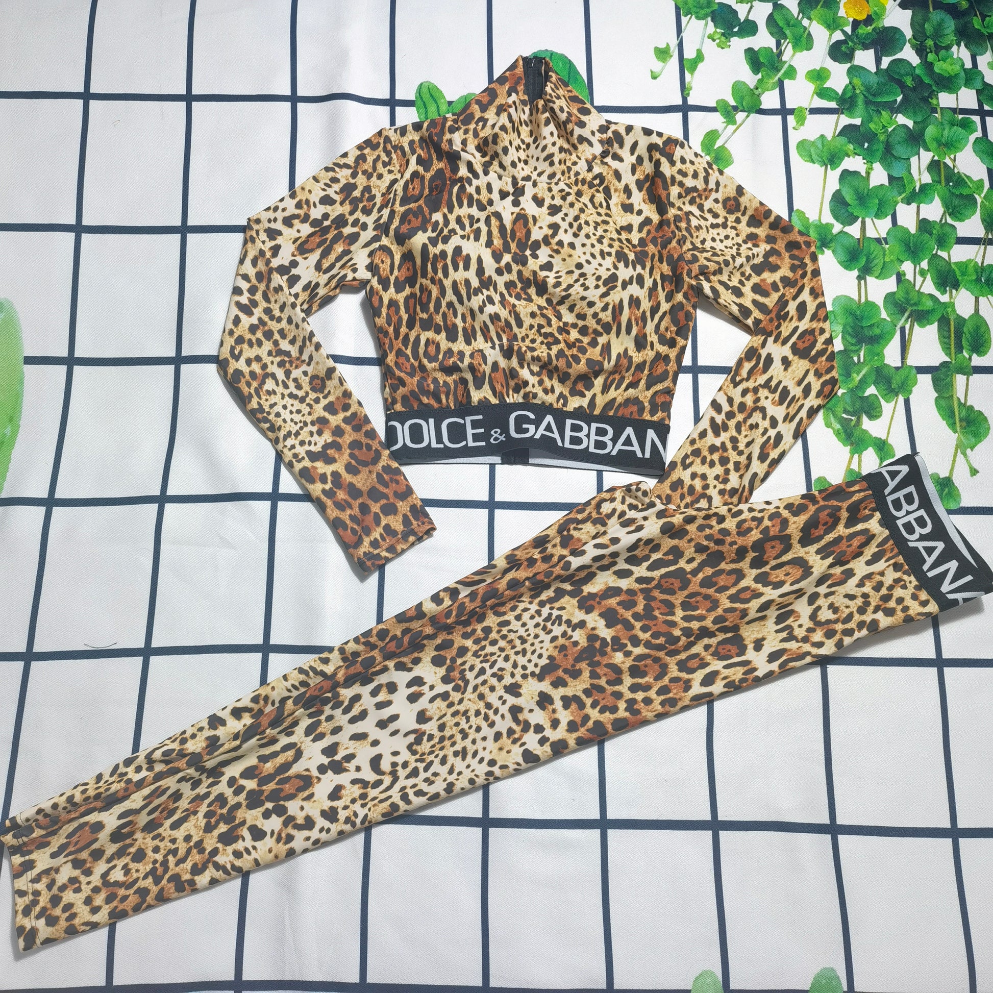 14A67YDE Stylish Long sleeve swimsuit