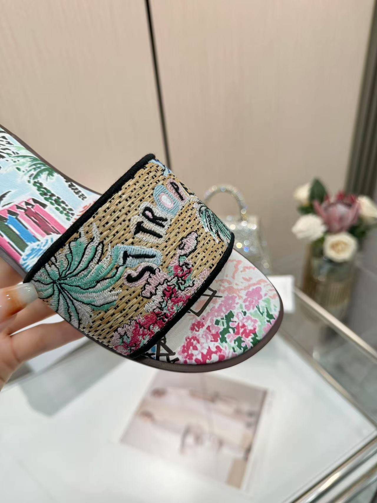 285ZD67ZDE Stylish  Peather Slippers